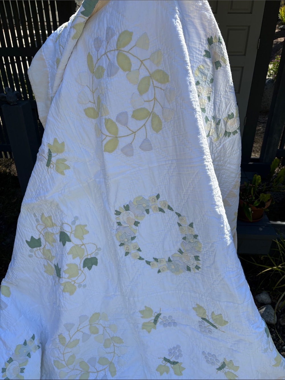 White & Yellow Quilted Floral Patchwork Quilt 🌸 Throw